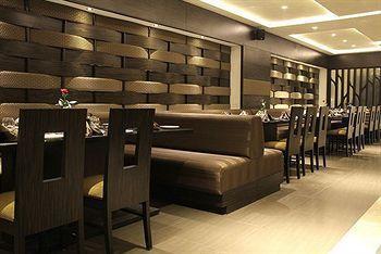 Platinum Hotel