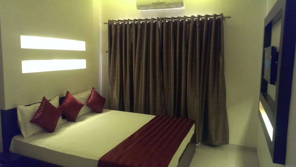 Collection O 39594 Heritage Paldi Rd Hotel Ahmedabad
