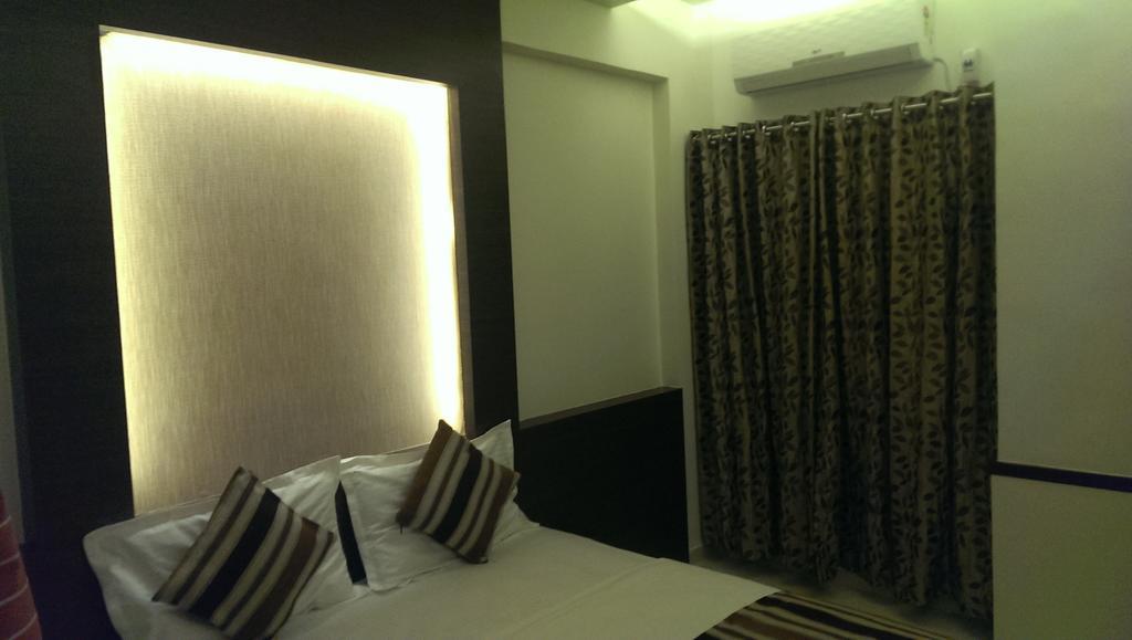 Collection O 39594 Heritage Paldi Rd Ahmedabad