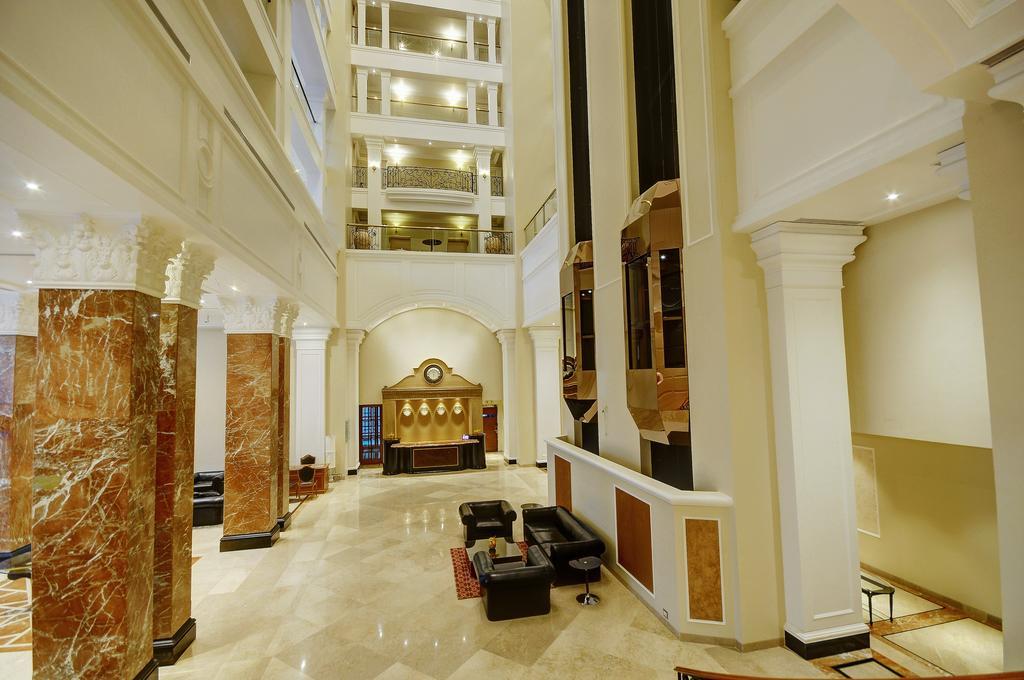 Lemon Tree Premier “the Atrium” Hotel 4*
