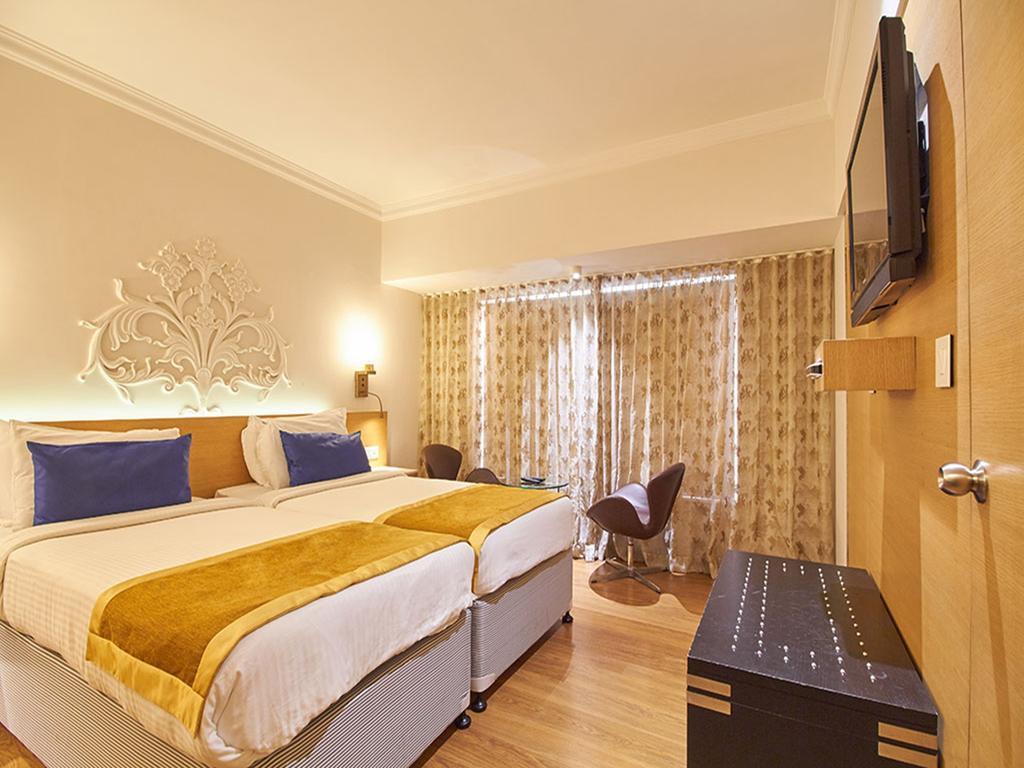 Sarovar Portico Rivera 4*