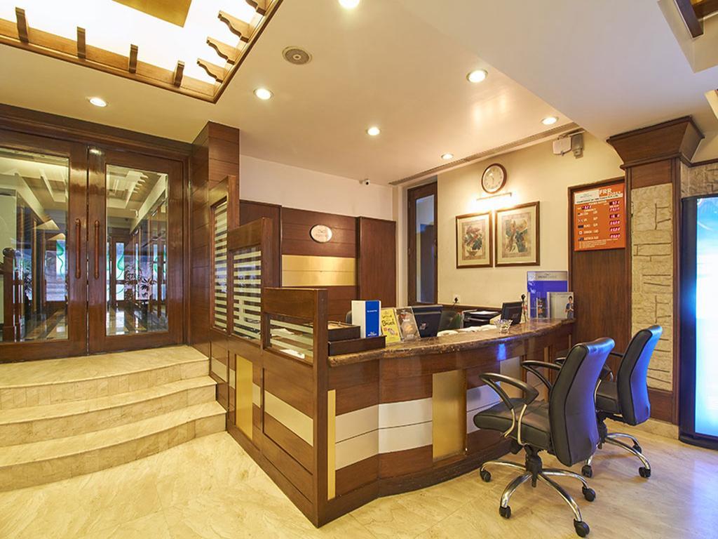 Hotel Sarovar Portico Rivera