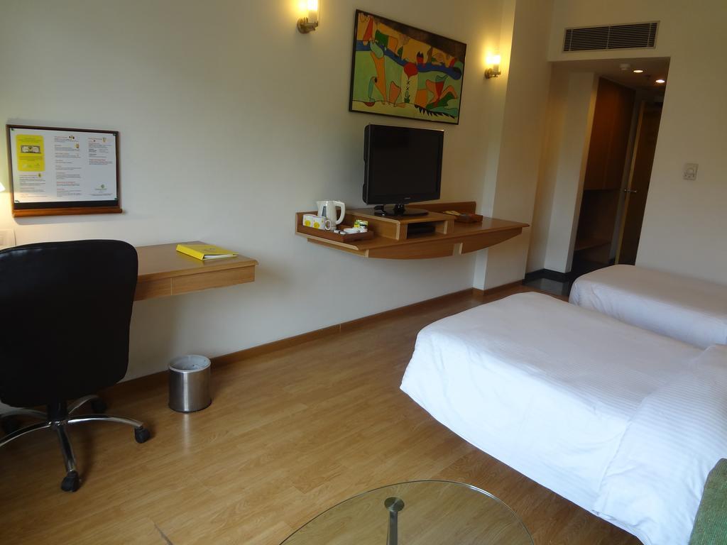 Lemon Tree Hotel, Hotel 4*