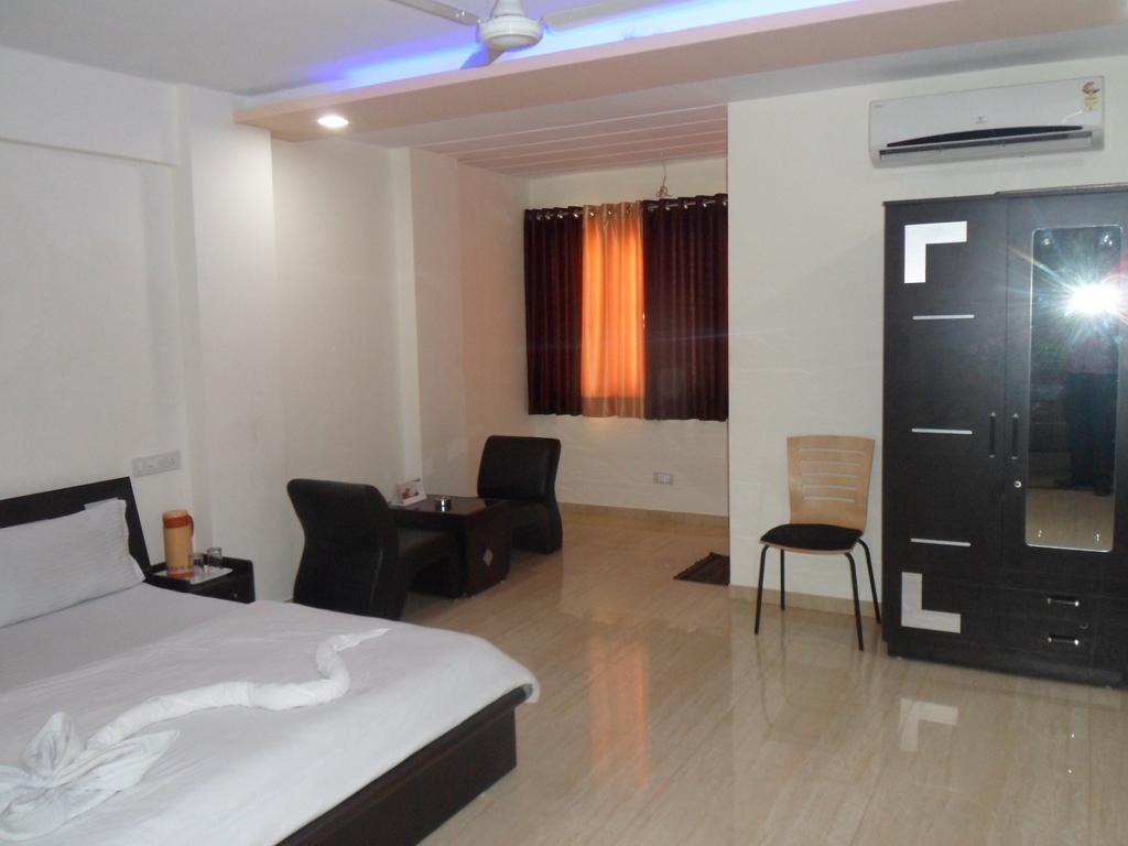 Rajdeep Hotel 2*