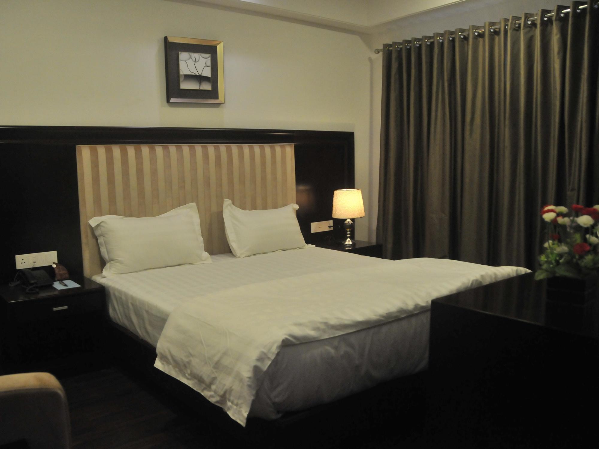 Fabhotel Prime Dev Aadi Ahmedabad