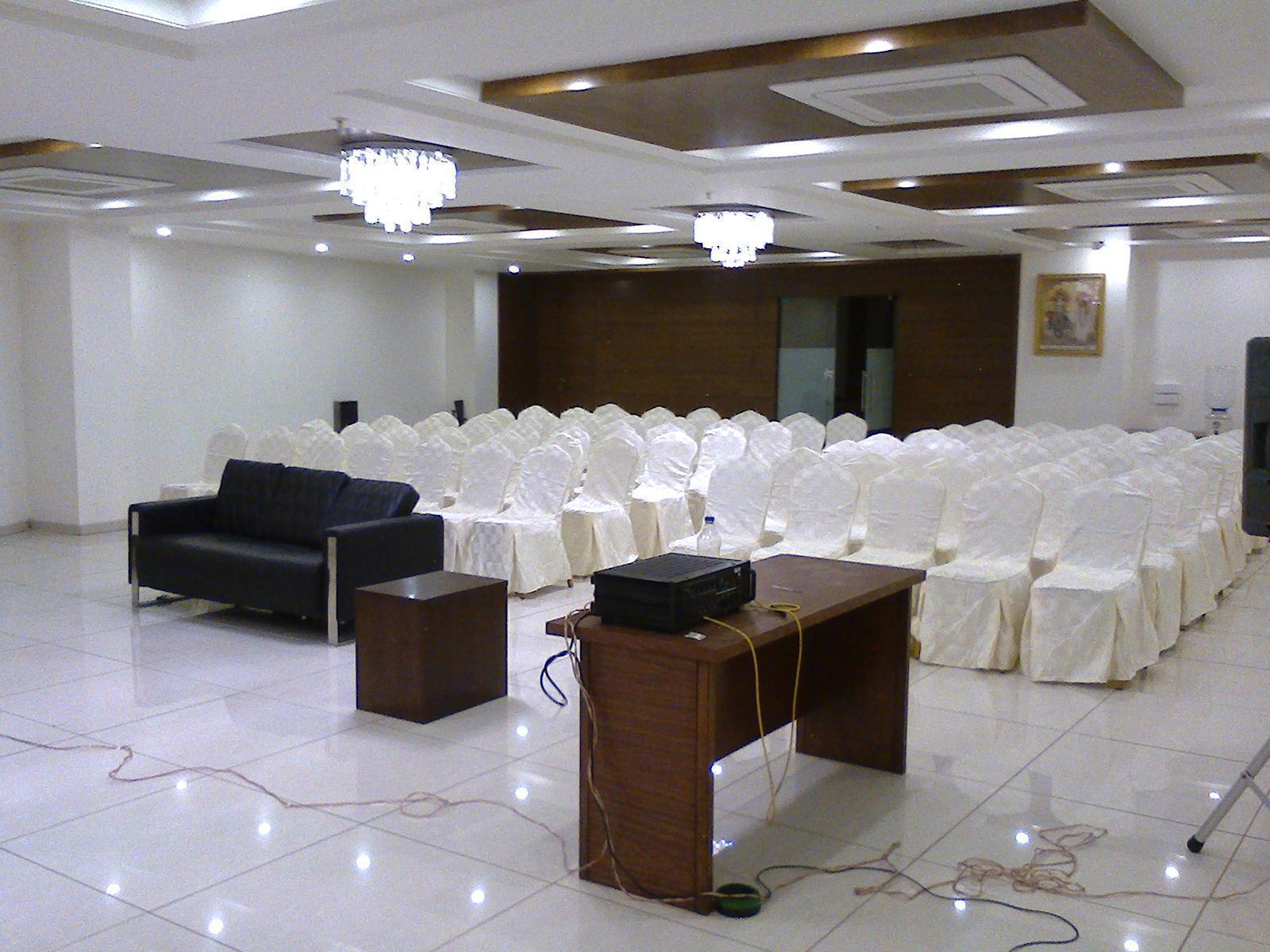 Fabhotel Prime Dev Aadi