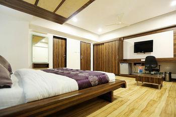 Hotel Zo Navrangpura Commerce College 4*