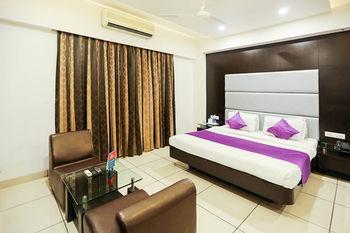 Hotel Zo Navrangpura Commerce College 4*
