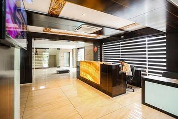 Hotel Zo Navrangpura Commerce College Ahmedabad