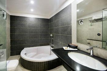 Hotel Zo Navrangpura Commerce College Ahmedabad