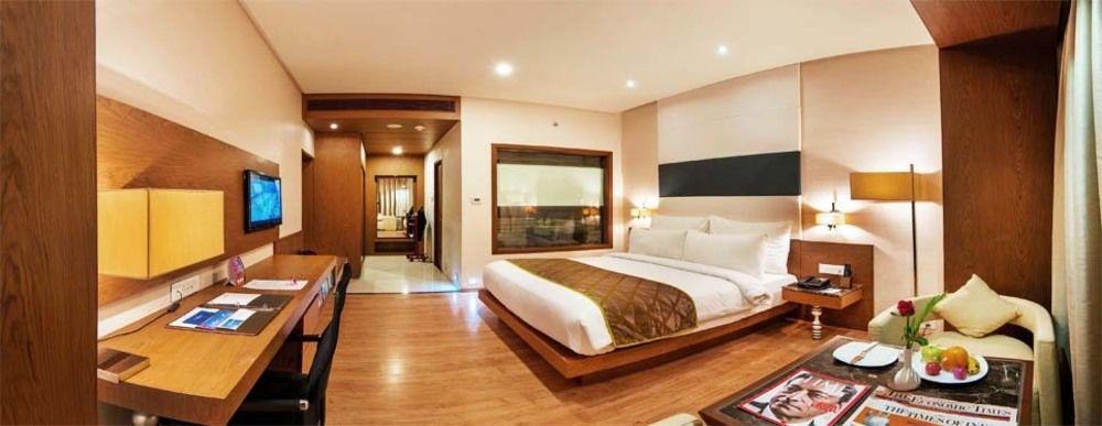Narayani Heights, 4*