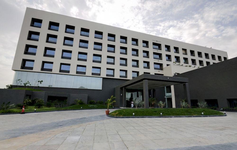 Narayani Heights, 4*