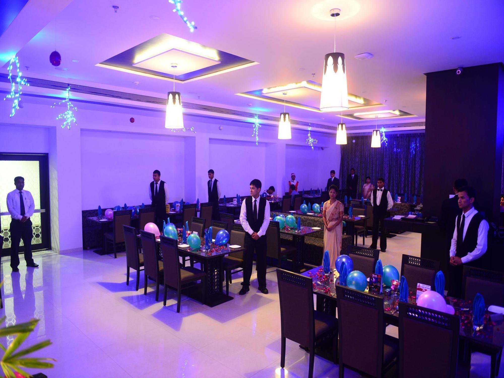 Narayani Heights, Hotel Ahmedabad