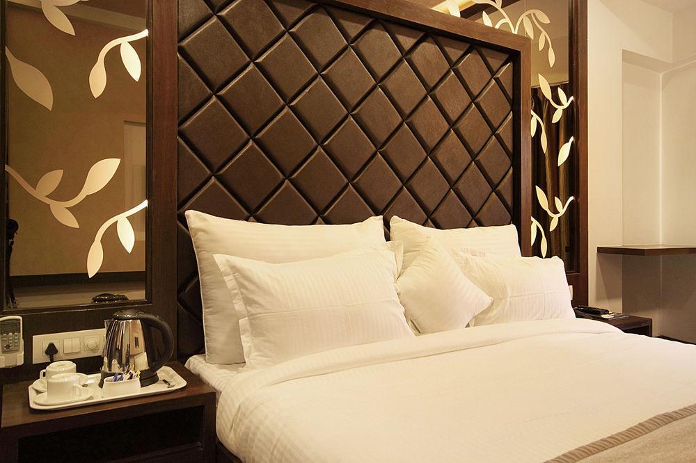 Zo Ashram Road Paldi Hotel