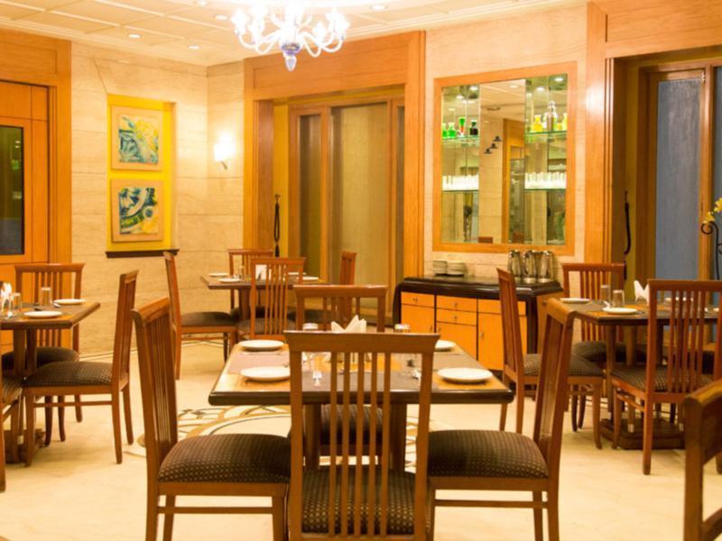 Hotel Sarovar Portico Kalupur 3*