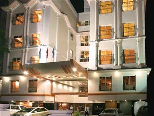 Summit Hotel