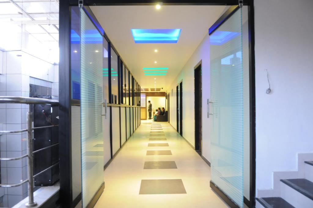 Hotel Hill Park Ahmedabad
