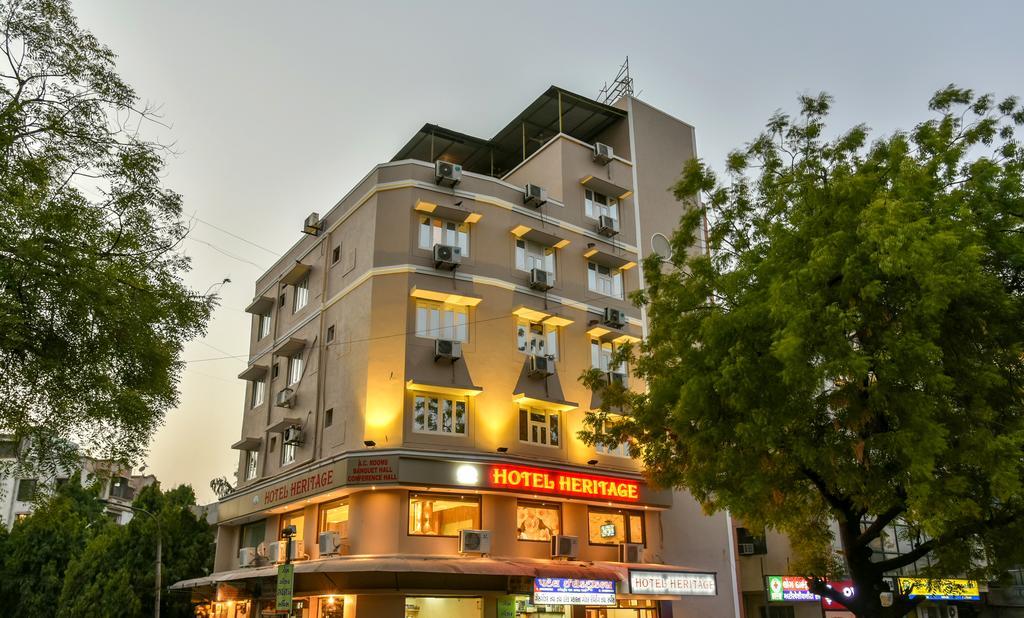Collection O 39594 Heritage Paldi Rd Hotel Ahmedabad