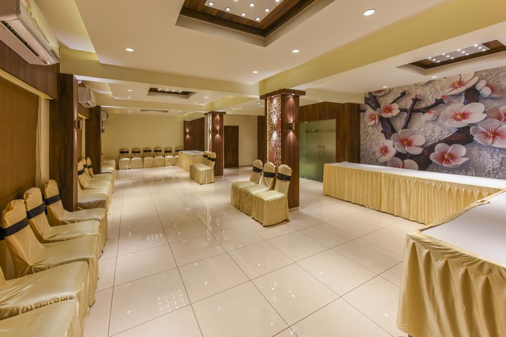 Collection O 39594 Heritage Paldi Rd Hotel Ahmedabad