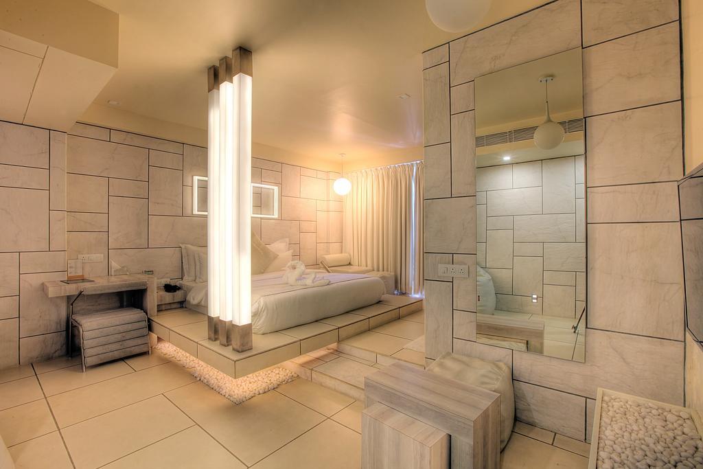 El Dorado Hotel