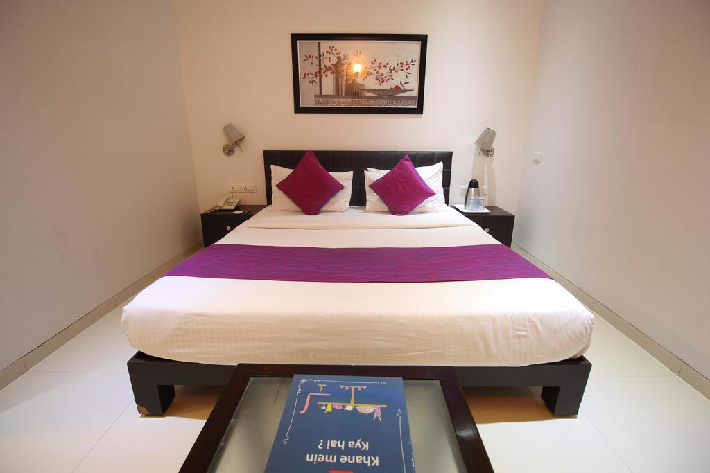 Oyo 1287 Corporate Residency Ahmedabad