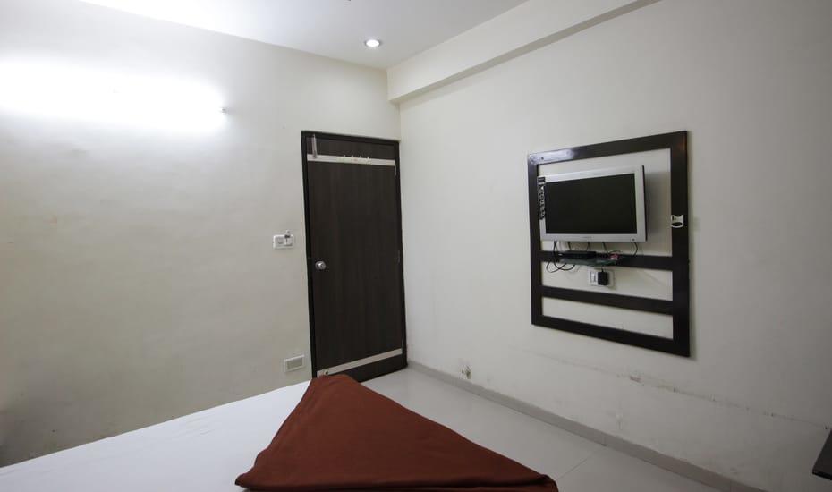 Hotel Om Palace Hotel Ahmedabad