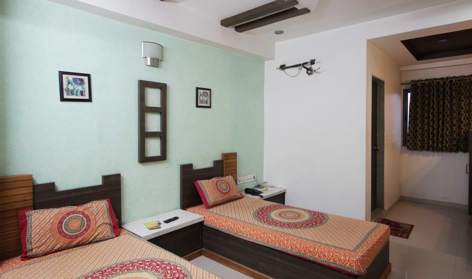 Hotel Om Palace Hotel Ahmedabad