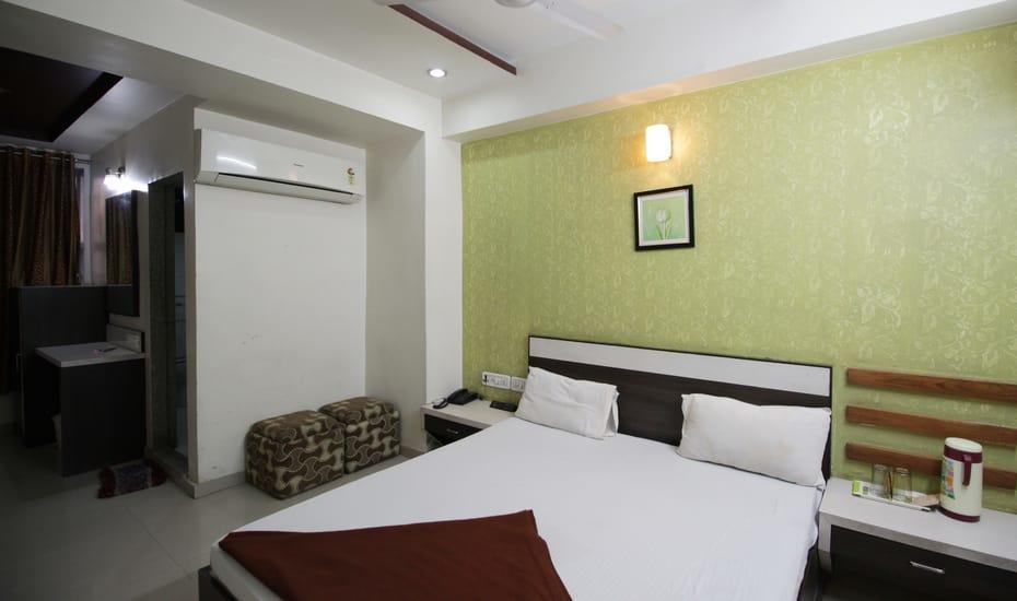Hotel Om Palace Hotel Ahmedabad