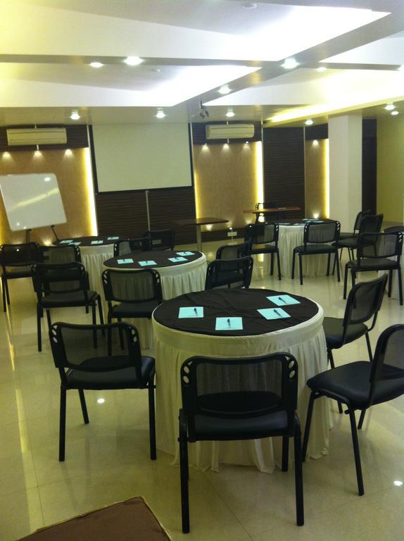 Hotel Pristine Residency Ahmedabad