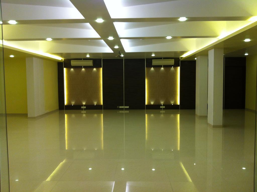 Pristine Residency Hotel 3*