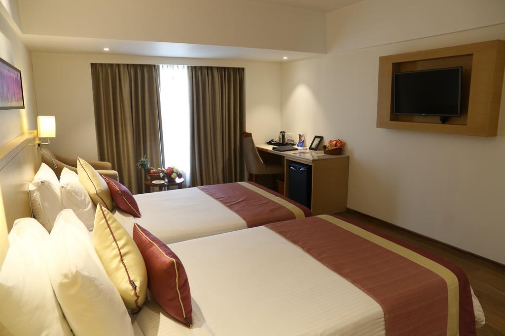 Hotel Sarovar Portico Rivera