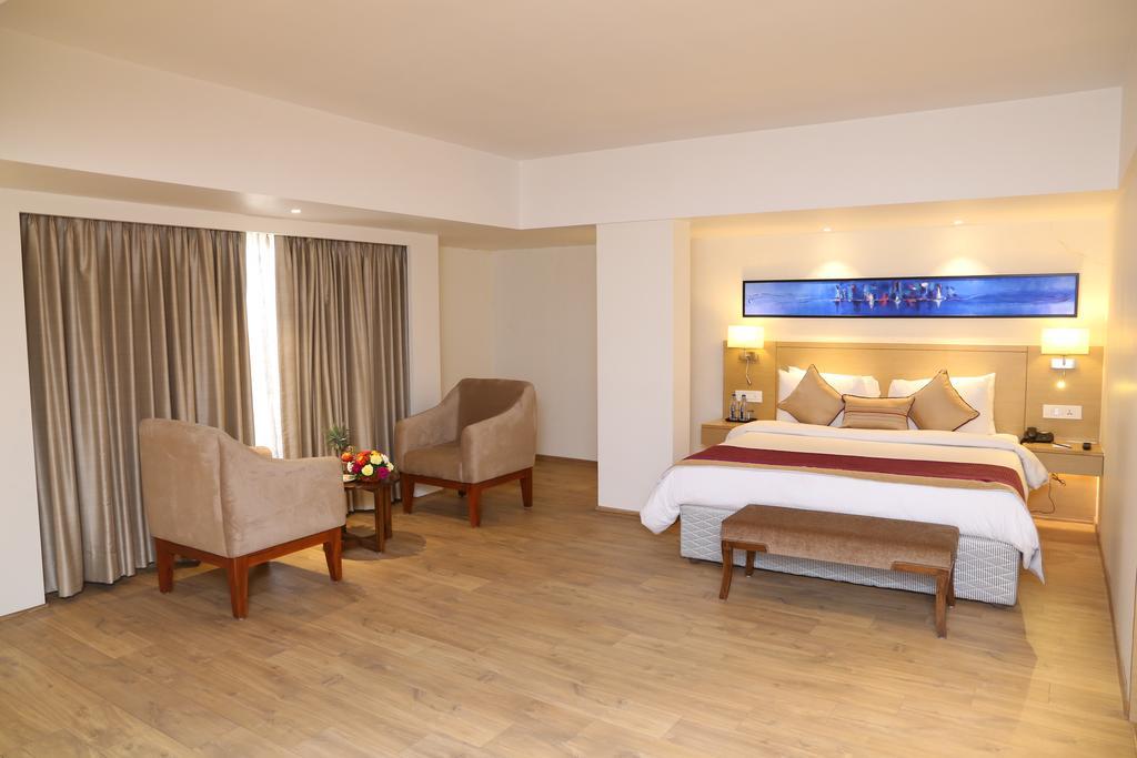 Sarovar Portico Rivera 4*