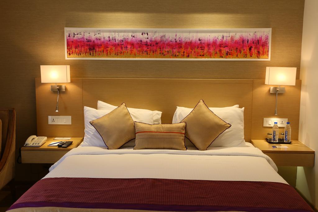 Hotel Sarovar Portico Rivera