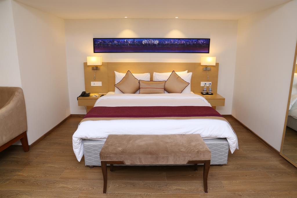 Sarovar Portico Rivera Hotel 4*