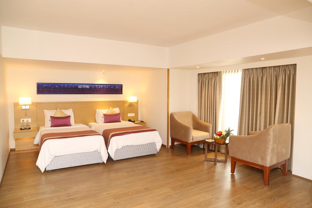 Sarovar Portico Rivera Hotel 4*