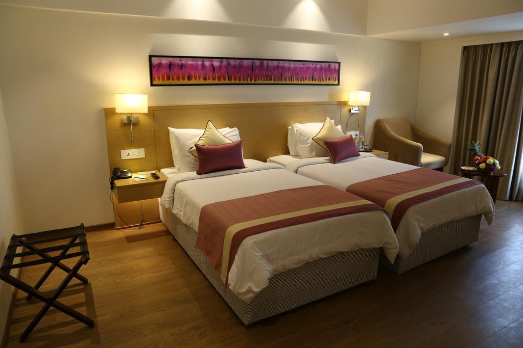 Sarovar Portico Rivera Hotel 4*