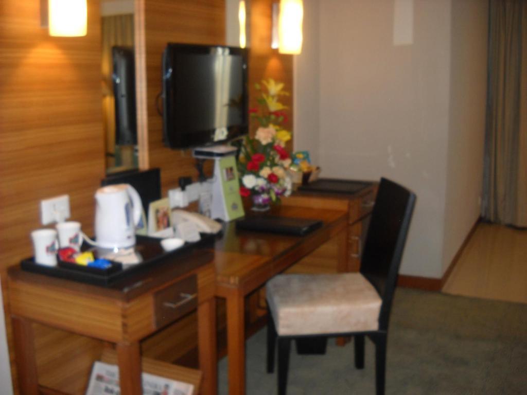 Bloomsuites L Hotel