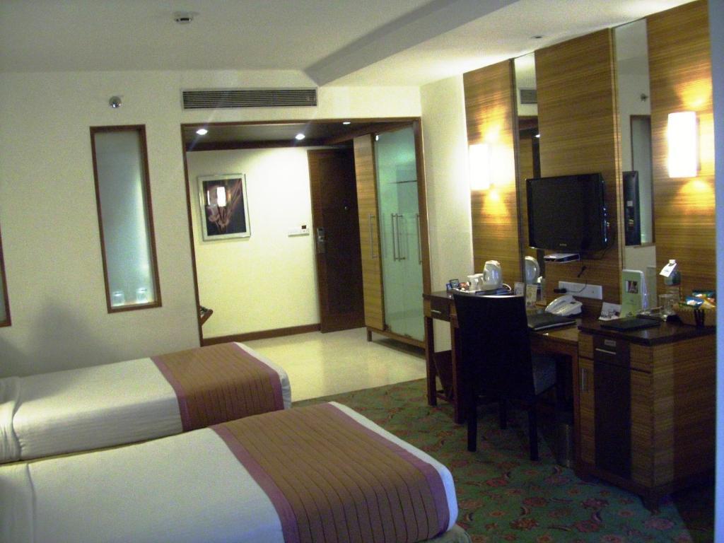 Bloomsuites L Ahmedabad