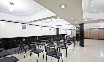 Hotel Summit