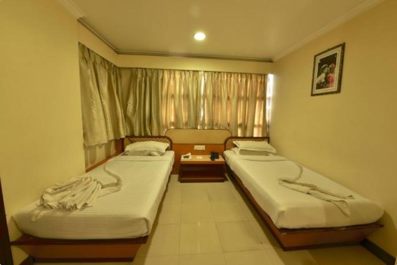 Hotel Epsilon