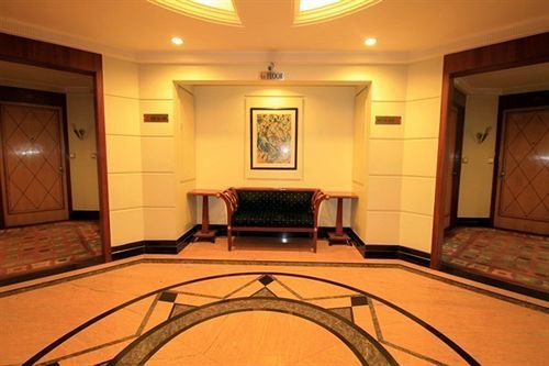 Sarovar Portico Kalupur 3*