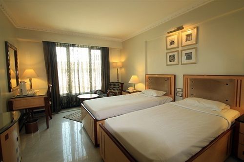 Hotel Sarovar Portico Kalupur