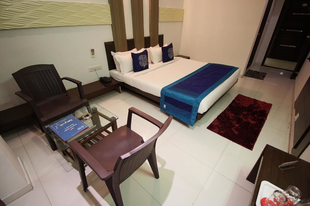 Oyo Navrangpura Hotel Ahmedabad