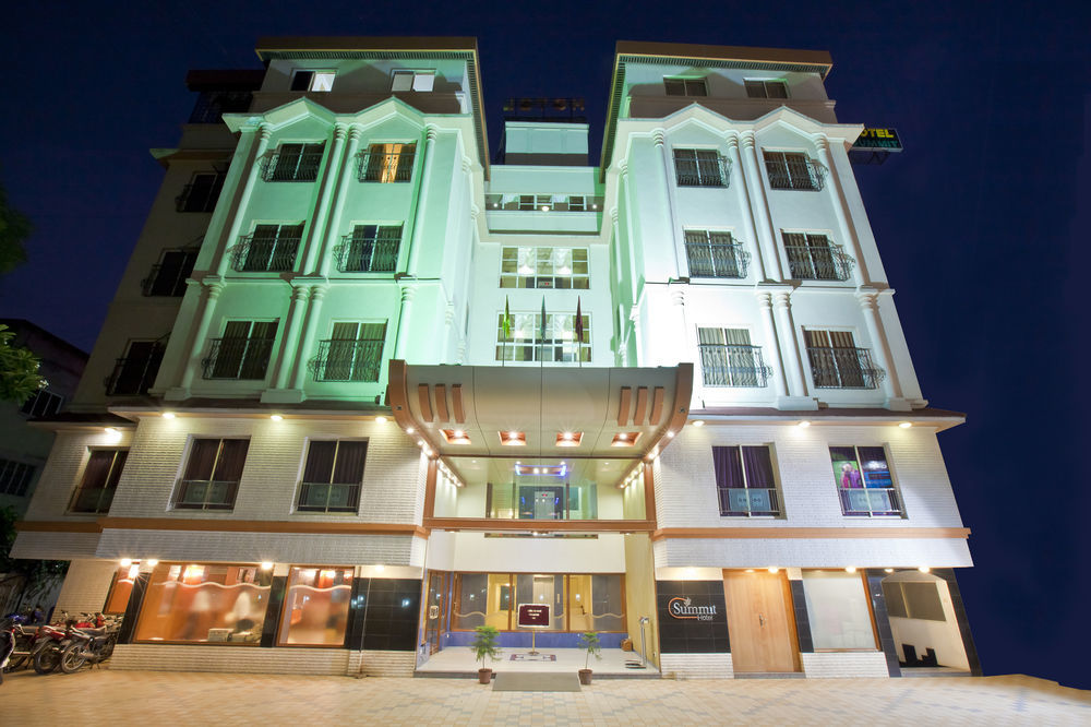 Hotel Summit