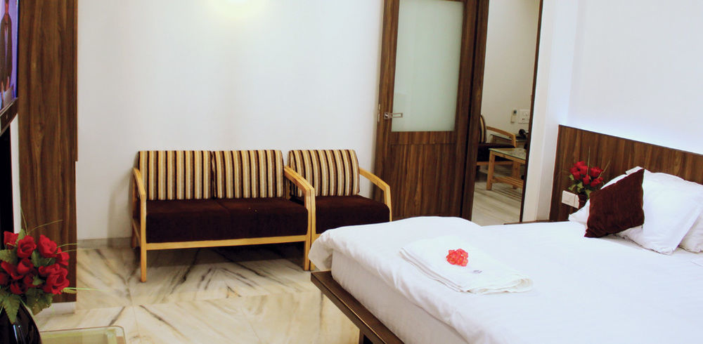 Grand Ambience Hotel 3*