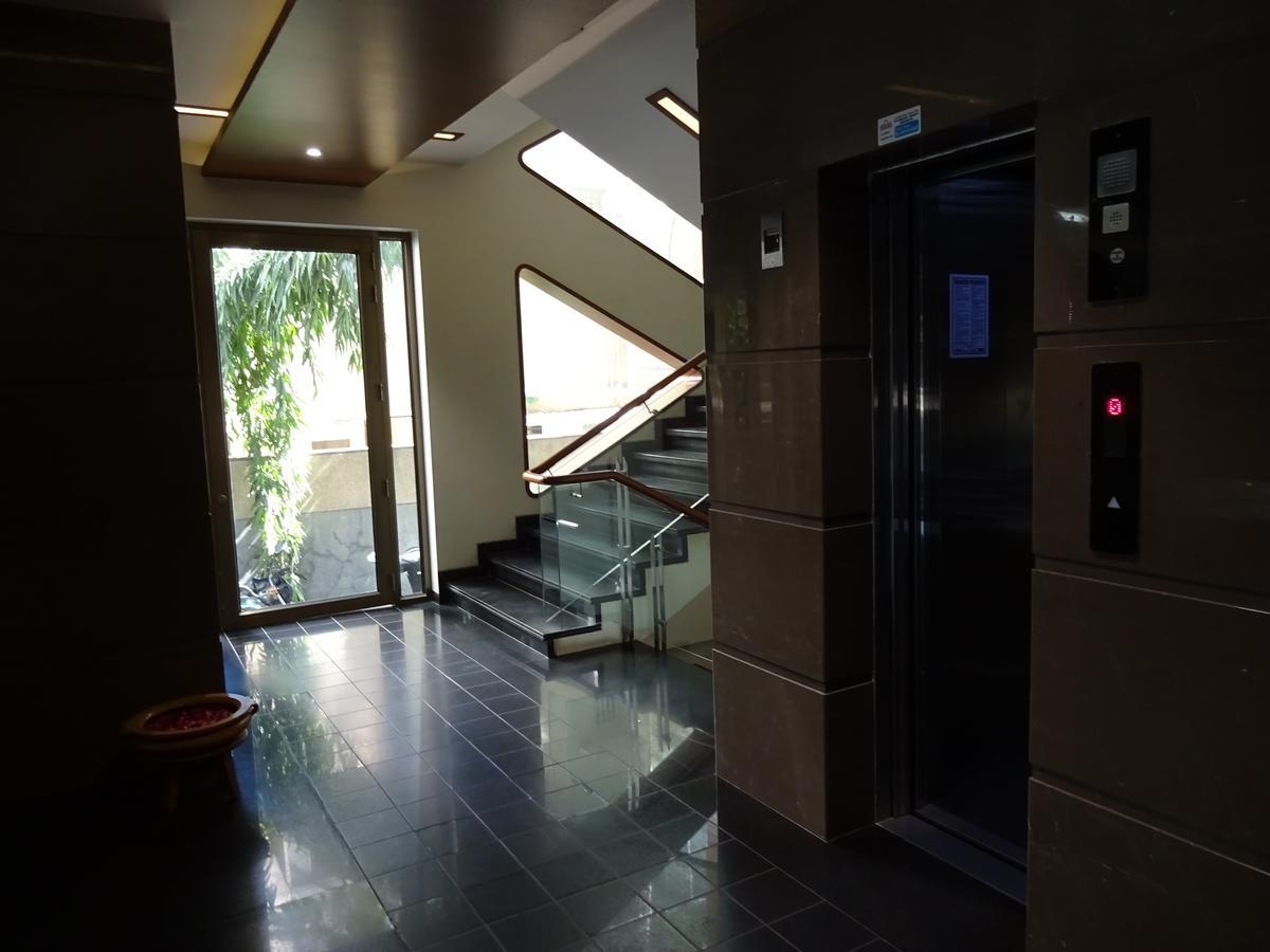 Cosmopolitan Hotel Ahmedabad