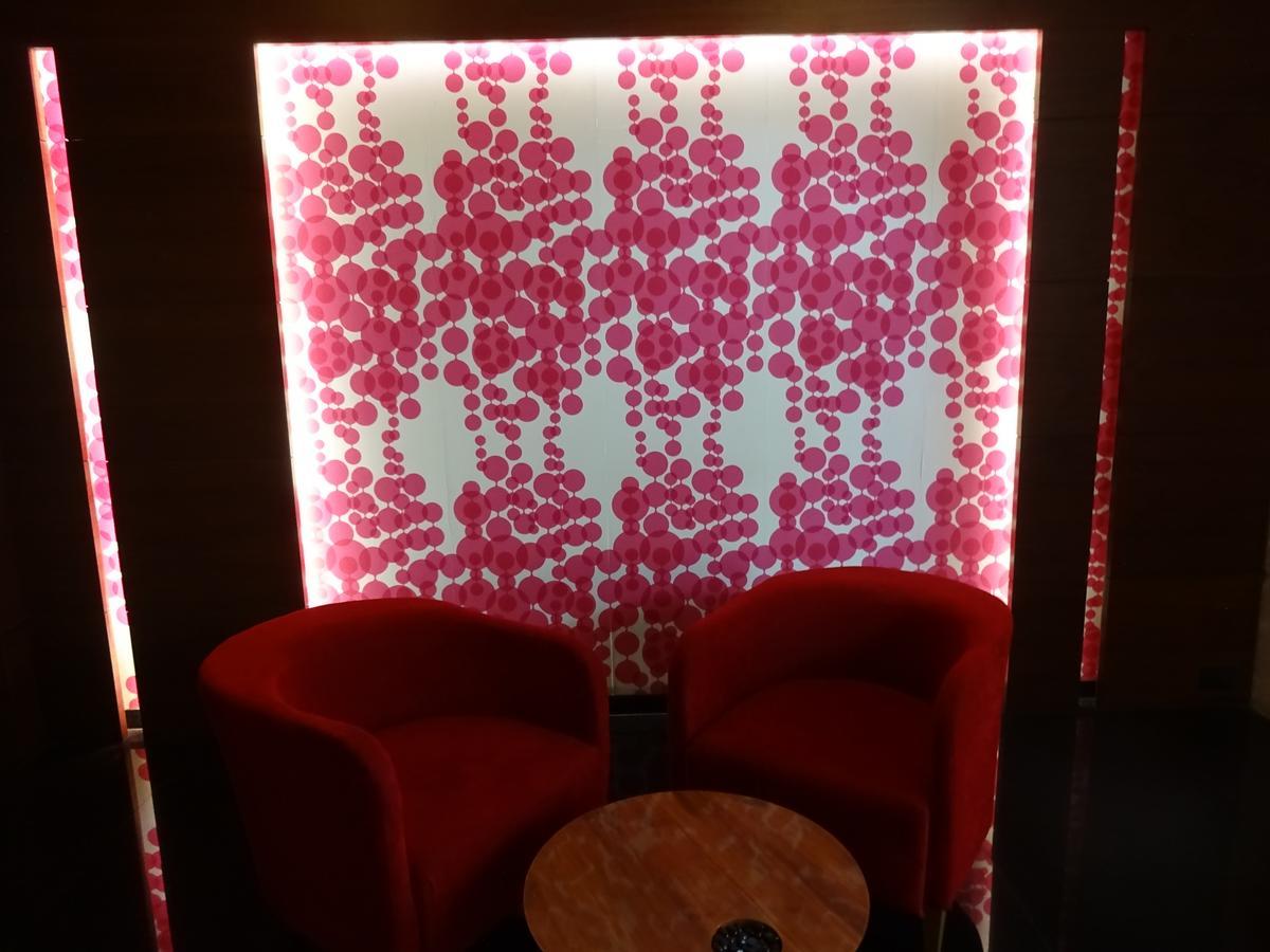 Cosmopolitan 3*