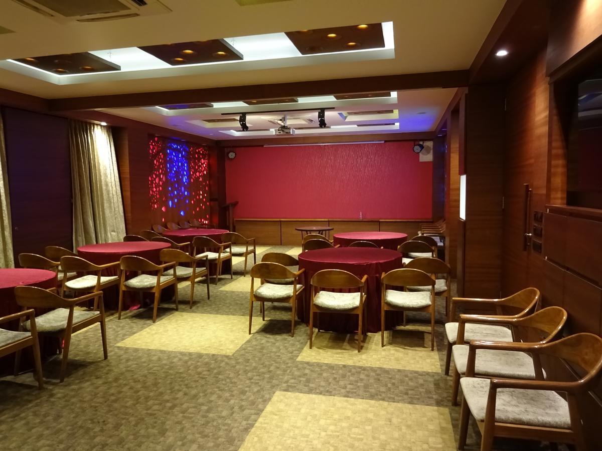 Cosmopolitan 3*