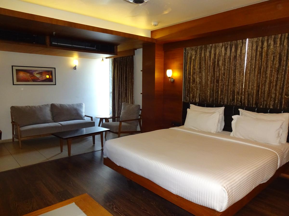 Hotel Cosmopolitan Ahmedabad