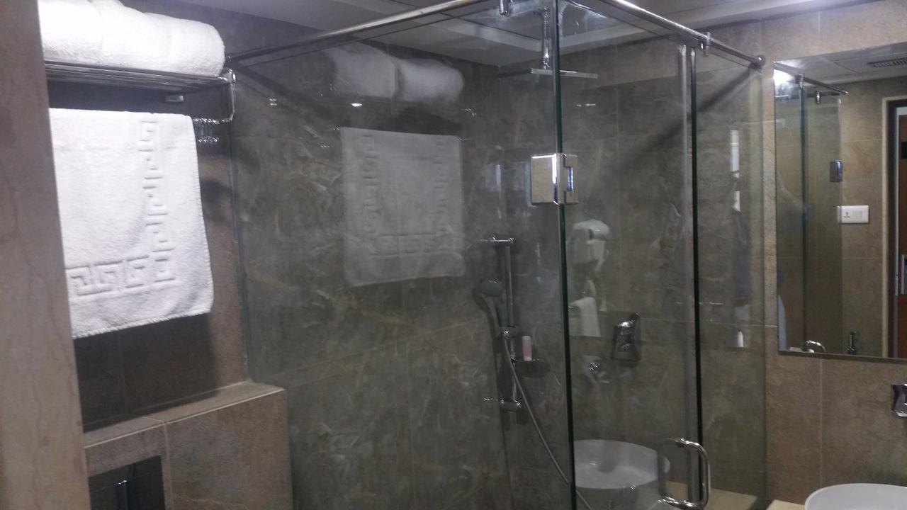 Hotel Grand Elegance